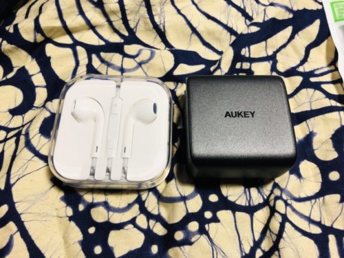 Apple純正イヤフォンとAUKEYのPD対応充電器